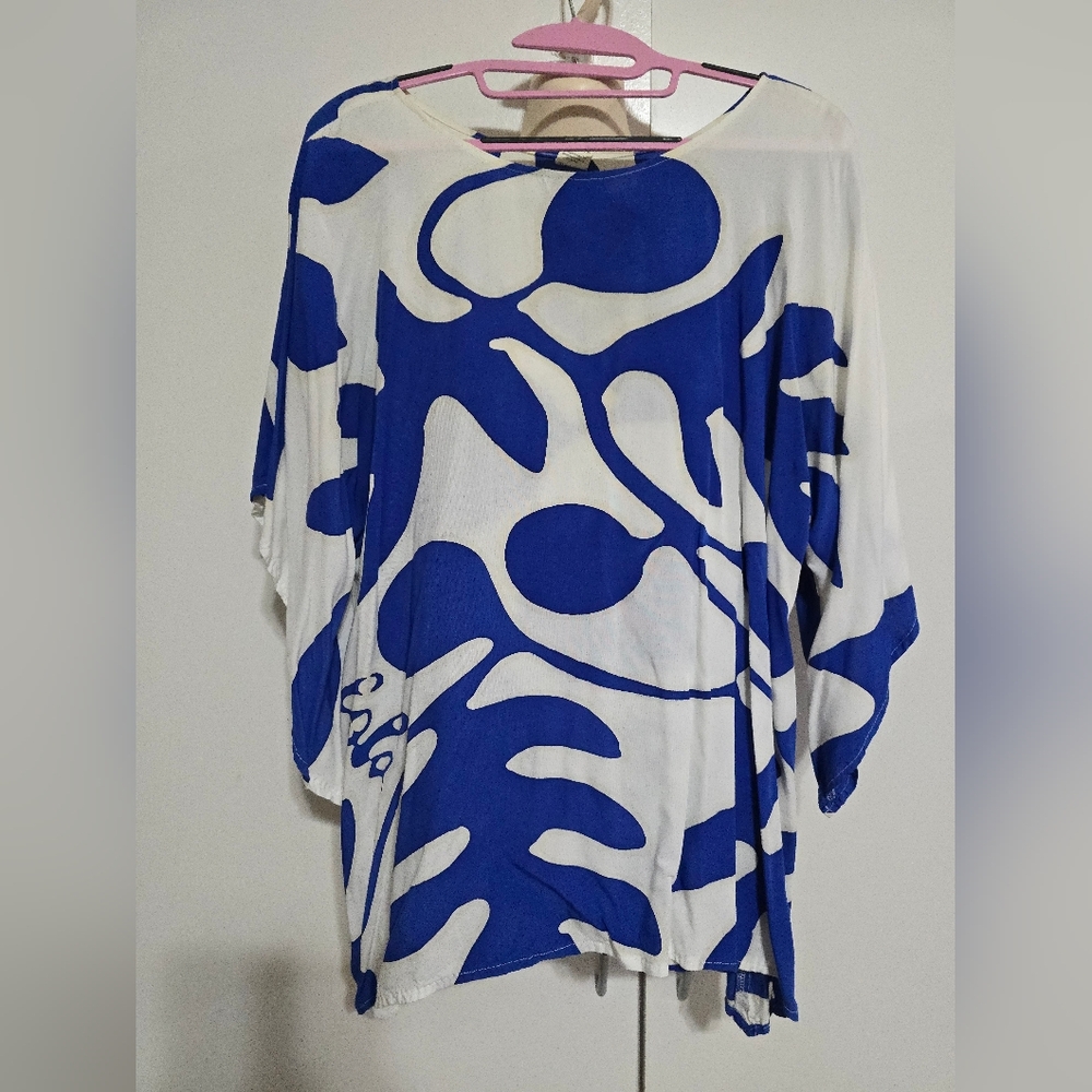 SIMPLY SISTERS Top